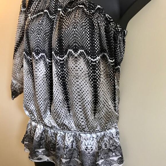 GRASS COLLECTION  One Shoulder Satin Like Top - Lg - Picture 2 of 6